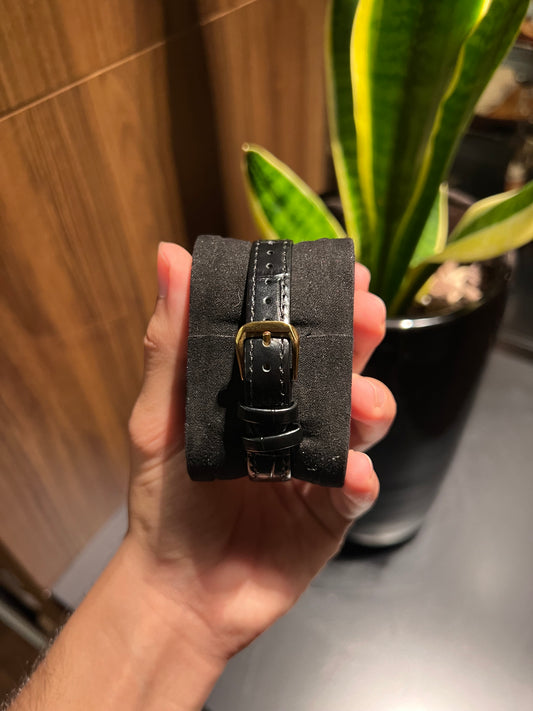 Montre luxe – Cadran Coloré & Lunette Or