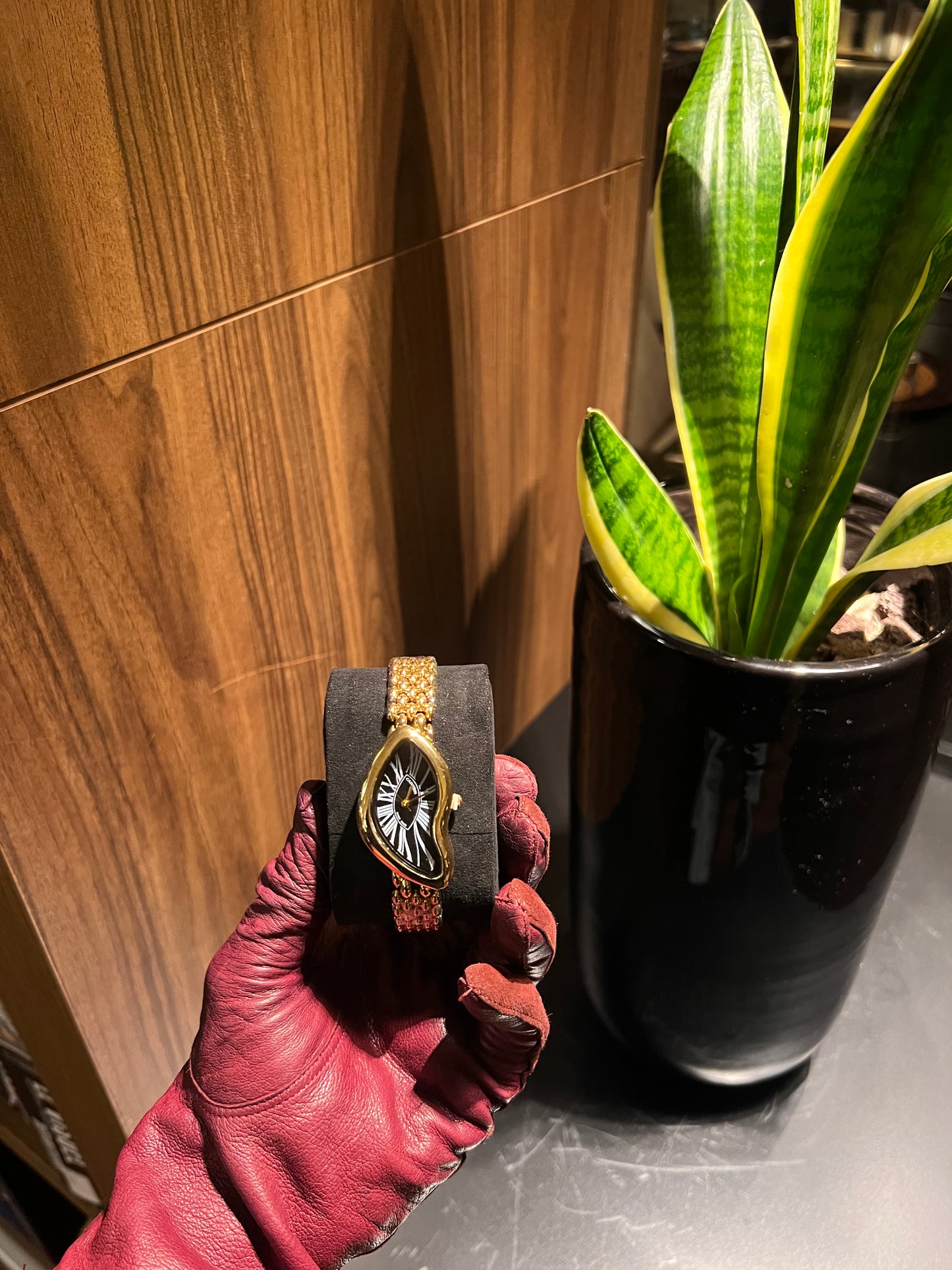 Montre luxe – Or & Cadran Noir