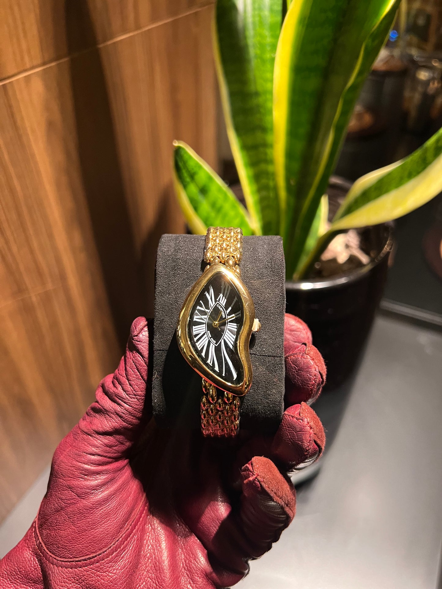 Montre luxe – Or & Cadran Noir