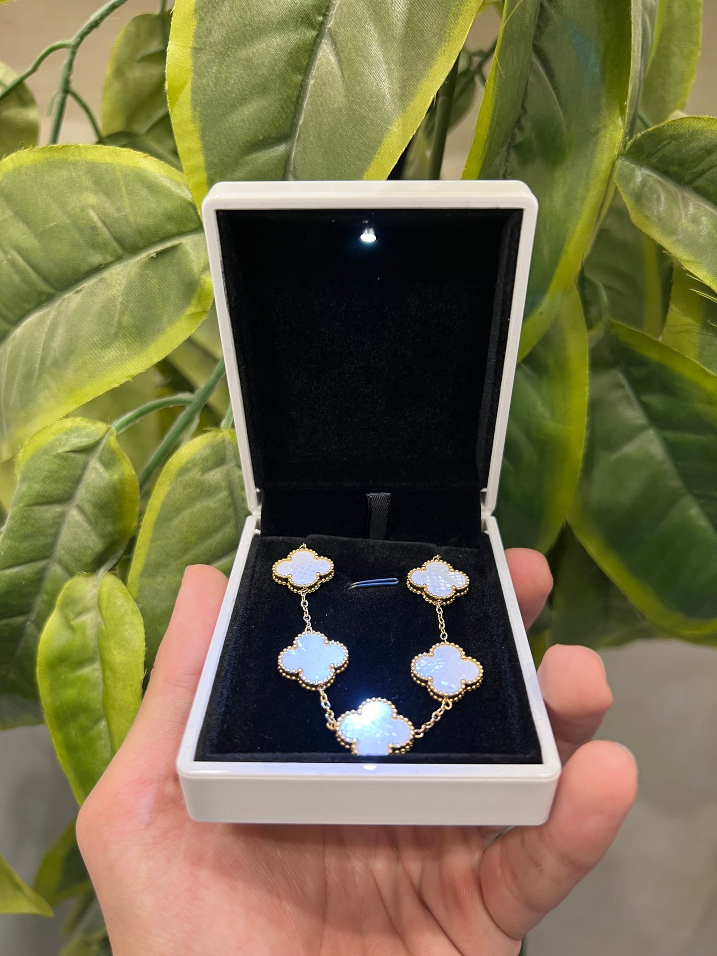 Bracelet Trèfle Blanc Femme – Acier Inoxydable Doré