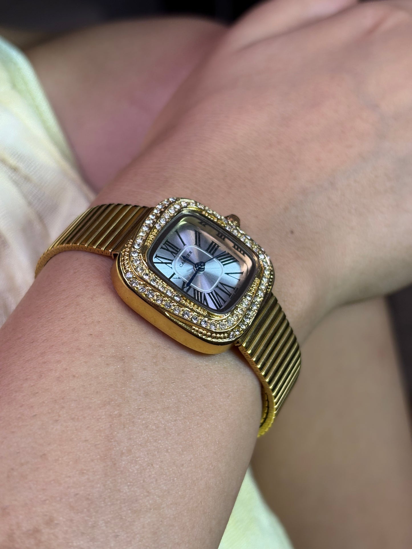 Montre luxe Or lunettes diamond