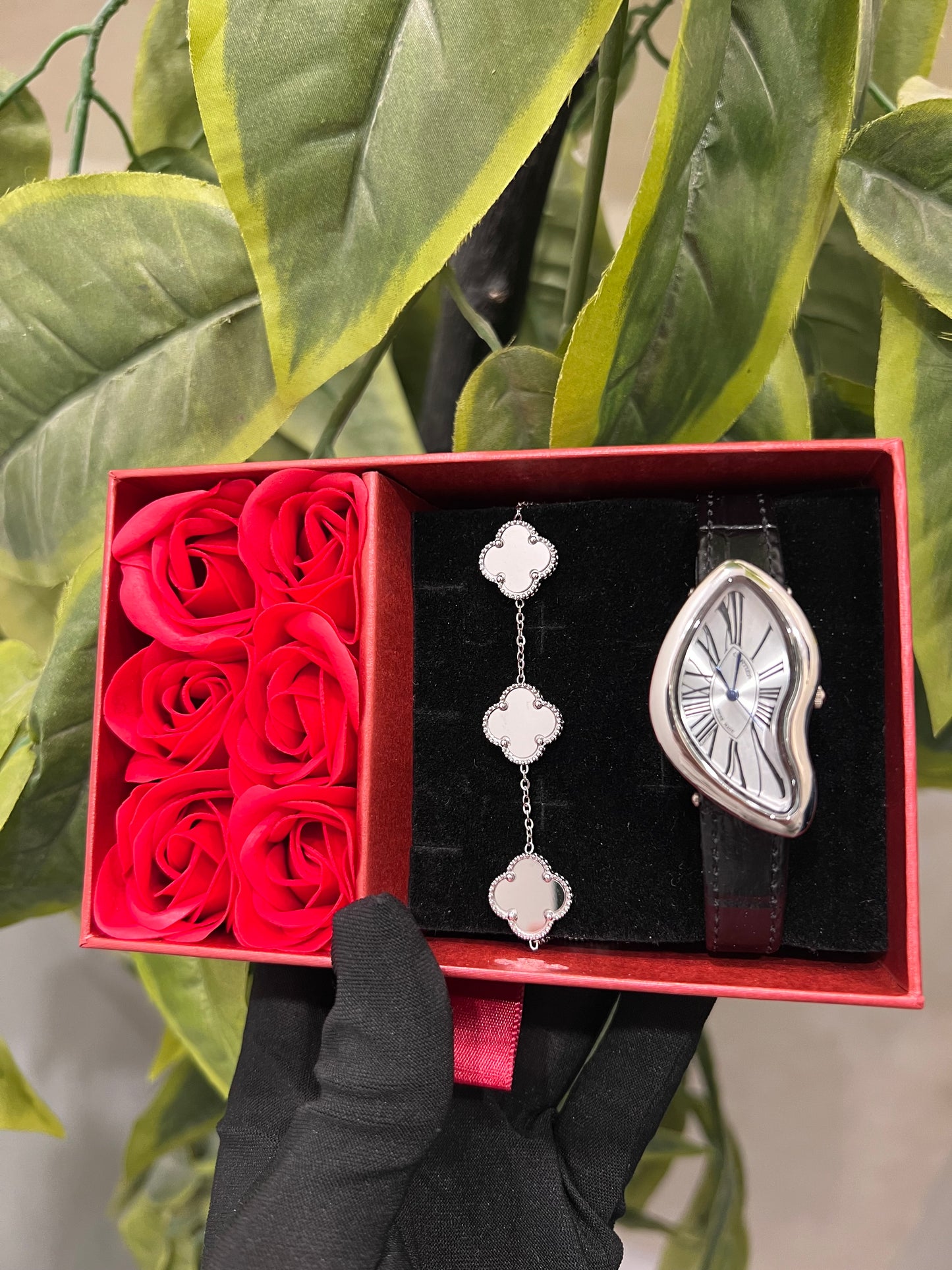 Pack Cadeau Élégance
Montre & trendy Bracelet