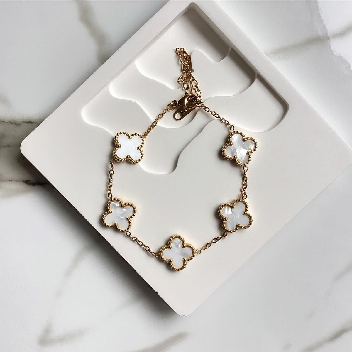 Bracelet Trèfle Blanc Femme – Acier Inoxydable Doré