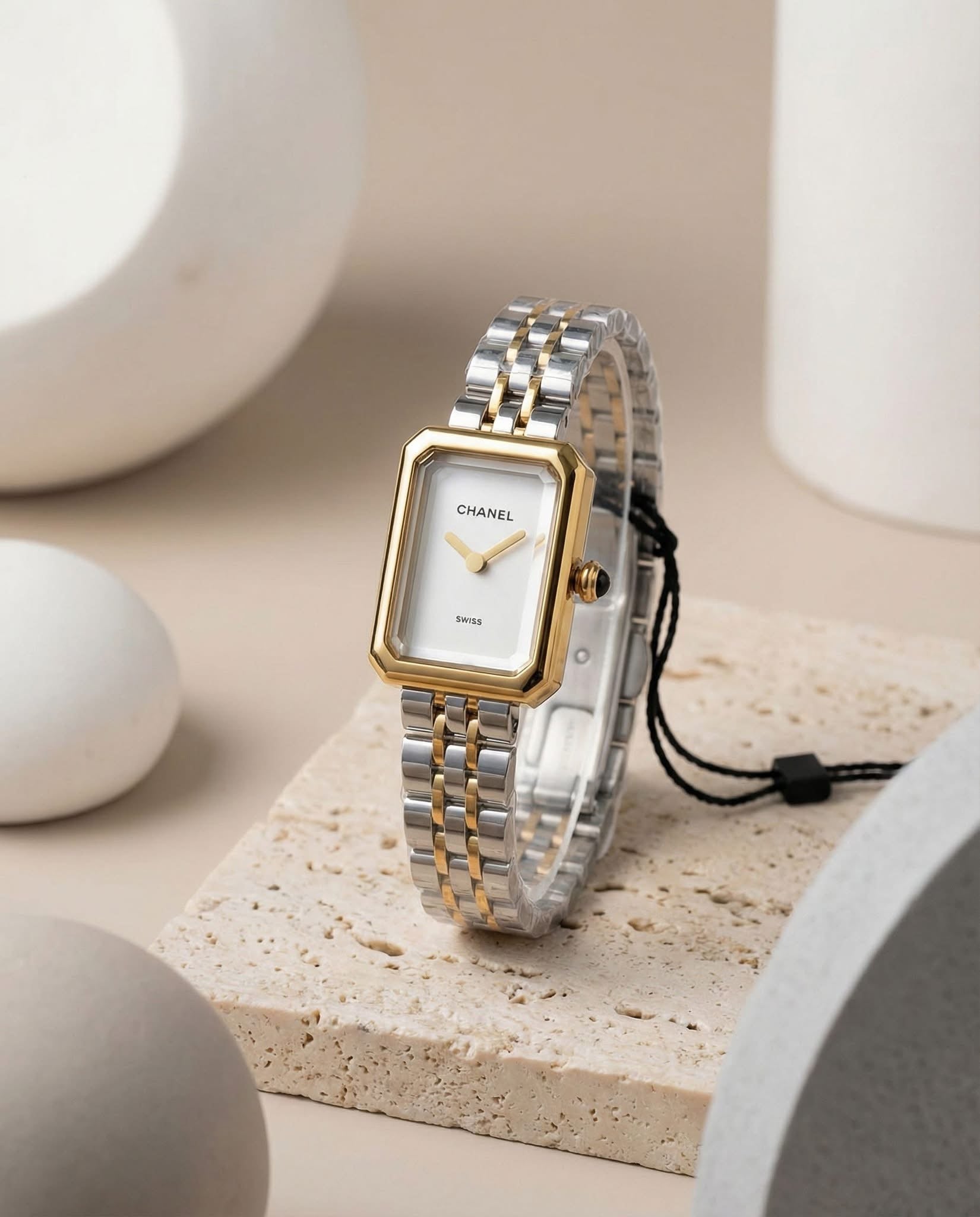 The Smooth Bezel Gold Watch - ABL MADEMOISELLE